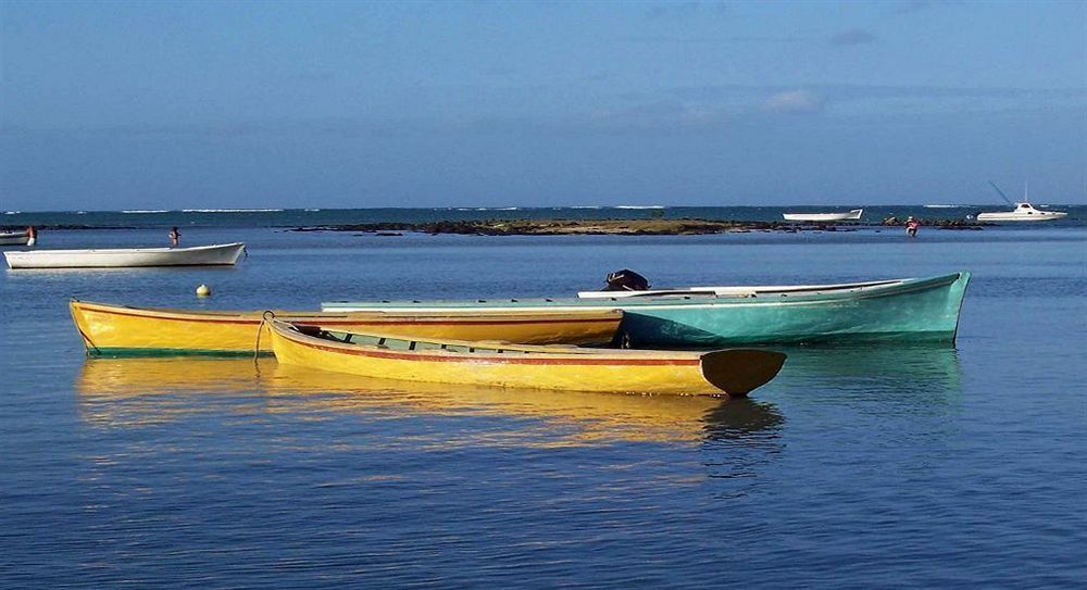 Flowers Of Paradise Pereybere Beach Exterior photo